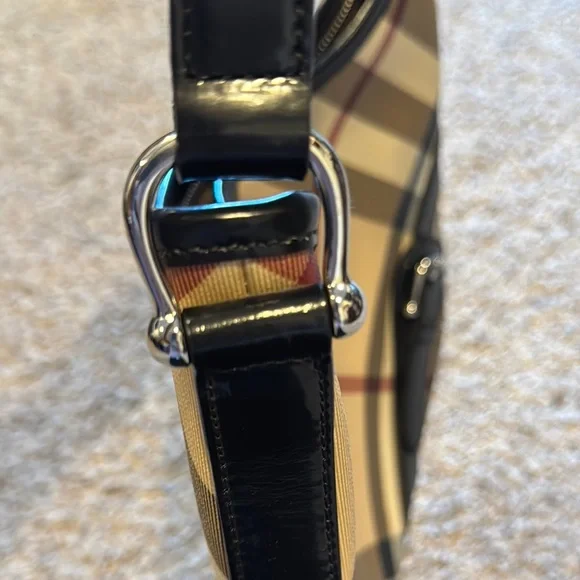 EUC Burberry Nova Shoulder Bag - Picture 4 of 16